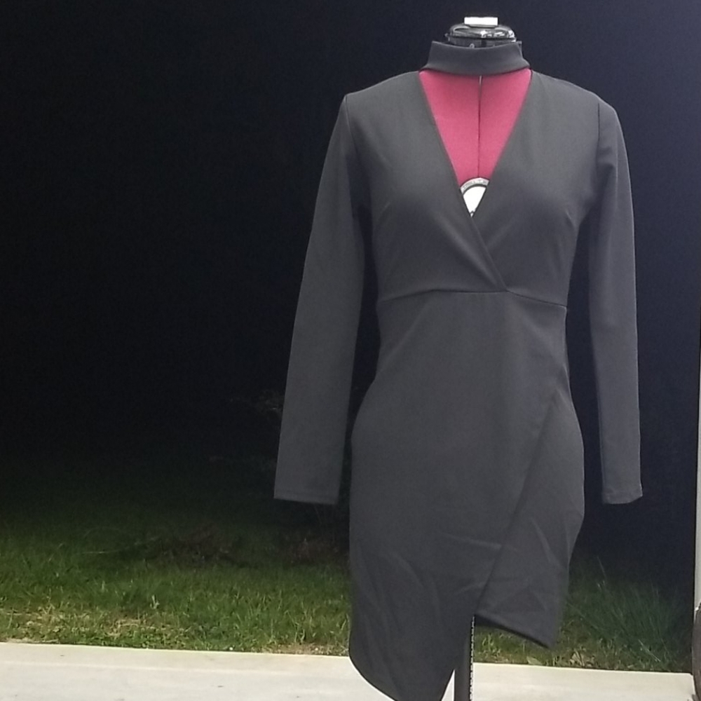 Dress - Picture 2 of 4
